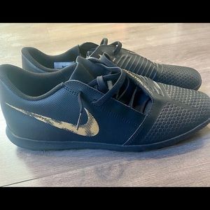 Nike Phantom Men’s Turf Cleats